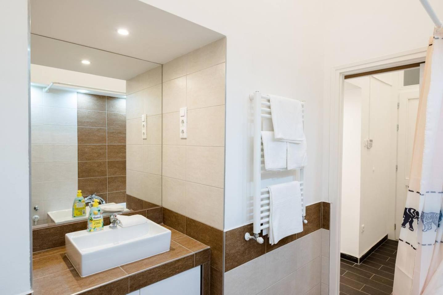 Newly Refurbished Home At Superb Location Budapešť Exteriér fotografie